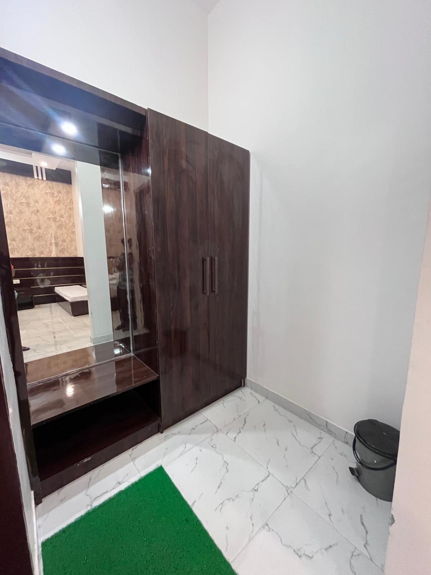 Mangalam Grand Hotel Lakhnau Kültér fotó