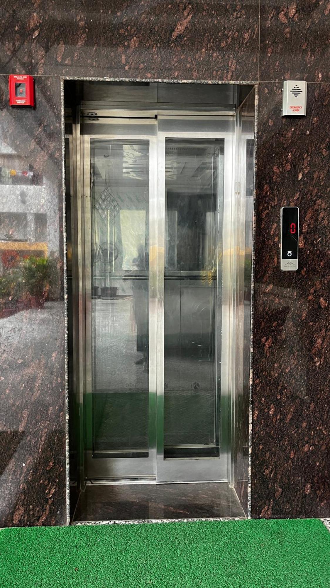 Mangalam Grand Hotel Lakhnau Kültér fotó